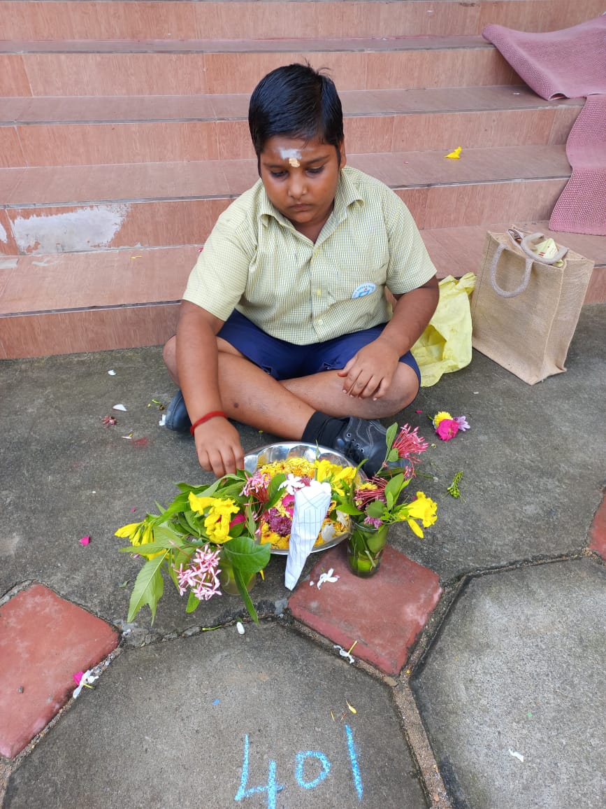 FLOWER ARRANGEMENT
